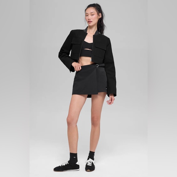 ALO Yoga Midnight Black Cropped Utility Jacket - Picture 3 of 11